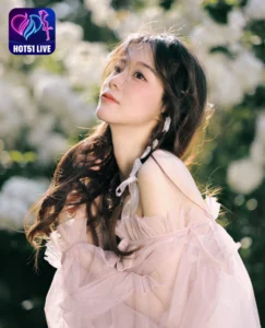 Xiao Qian Hi, Menjelajahi Fenomena Hot51: APK Live 18+ yang Kontroversial dan Keberhasilan. Beautiful Girl 6 - HOT51 MOD APK Xiao Qian Hi-hotlive