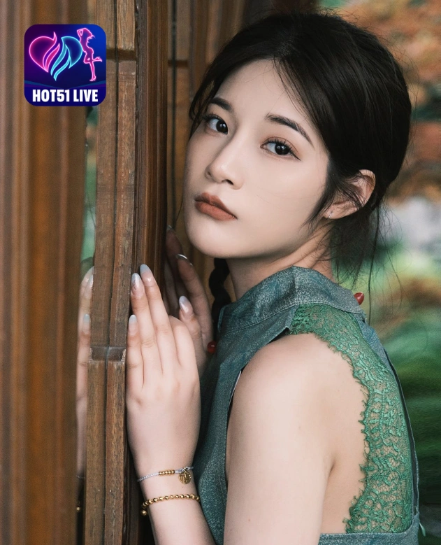 Rahasia Kesuksesan Shui Jiao Yan Star: Mengungkap Fenomena Hot51 di Dunia Livestream Cina. Beautiful Girl Show 4 - HOT51 MOD APK Shui Jiao Yan-hotlive